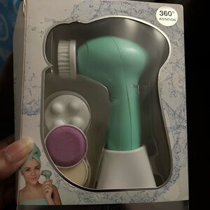 Facial Cleansing Brush With Stand